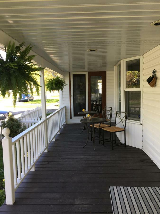 Bed & Breakfast Finlay House - On - The - 3*